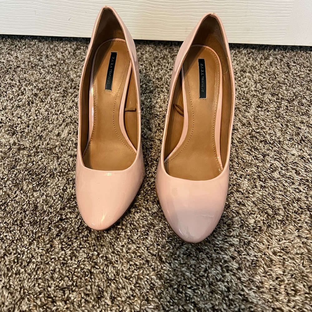 Patent leather Zara pumps